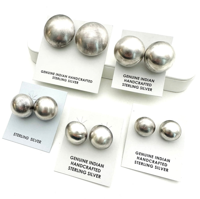 Navajo Pearl Studs