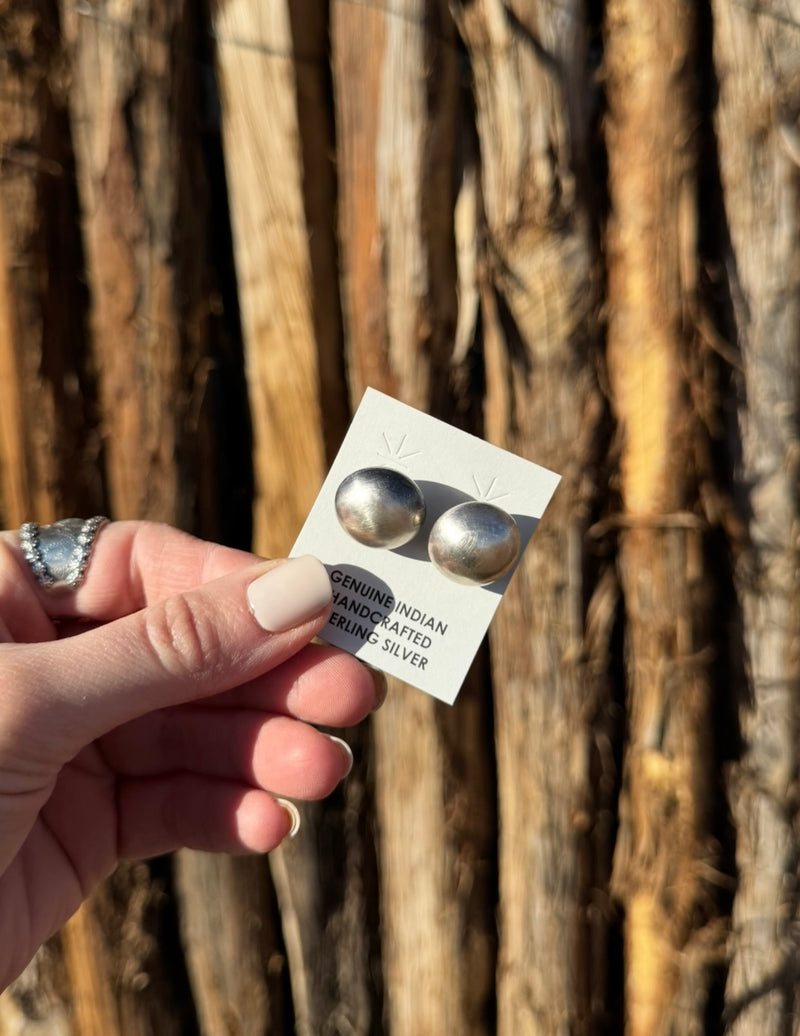 Navajo Pearl Studs